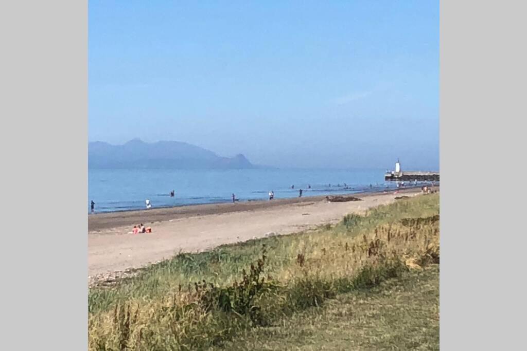 The Brambles Girvan Holiday Cottage By Seaside. Buitenkant foto